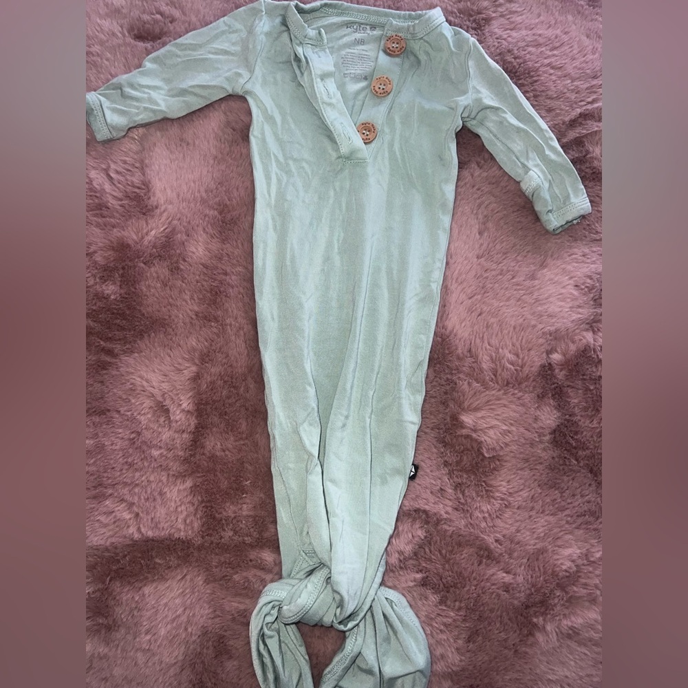 Kyte BABY Sage sleeper with Wooden Buttons